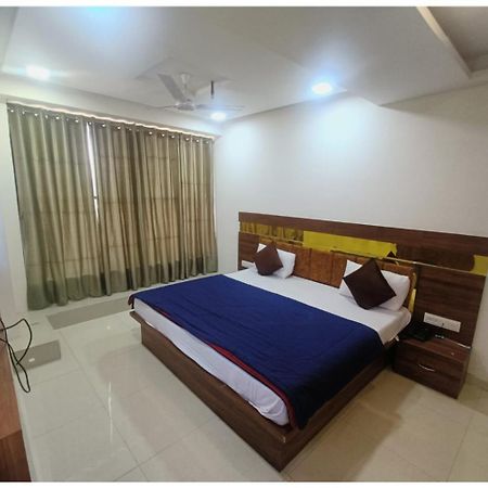 Hotel Paradise, Naroda Ahmedabad Exterior foto