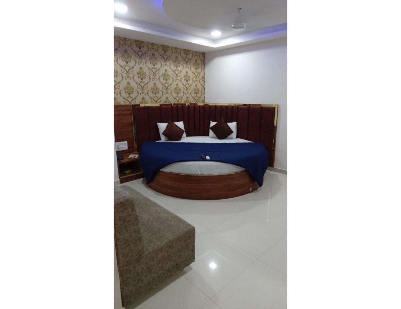 Hotel Paradise, Naroda Ahmedabad Exterior foto