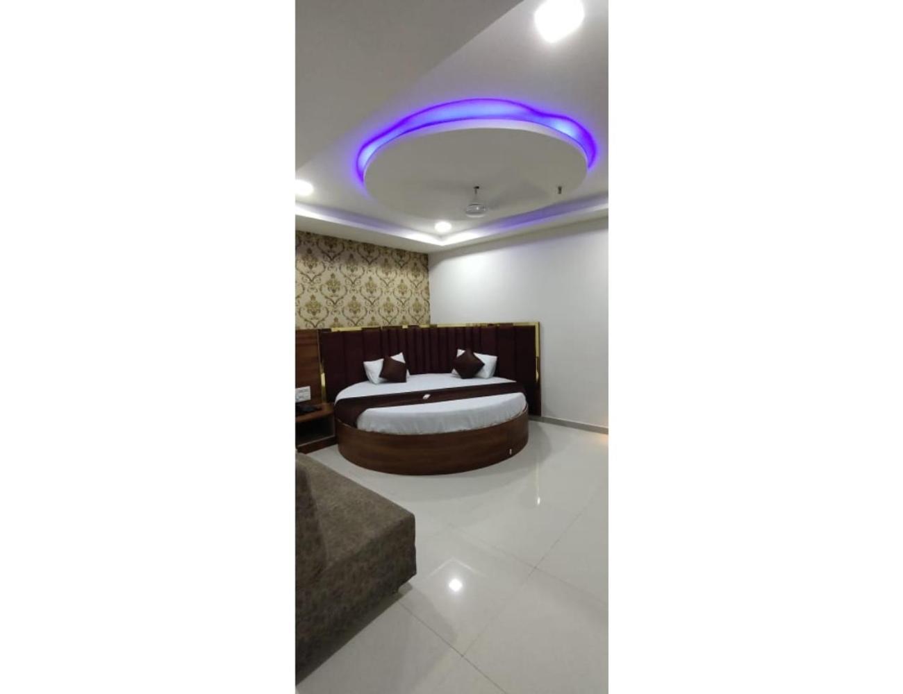 Hotel Paradise, Naroda Ahmedabad Exterior foto