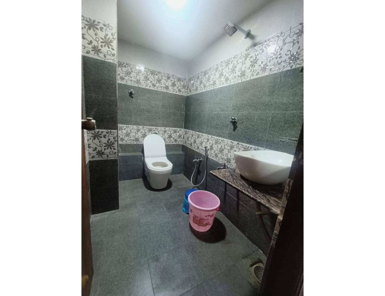 Hotel Paradise, Naroda Ahmedabad Exterior foto