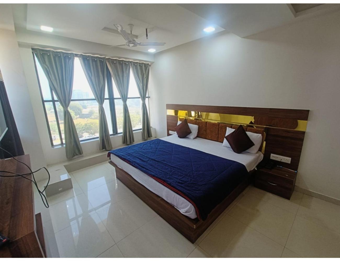 Hotel Paradise, Naroda Ahmedabad Exterior foto