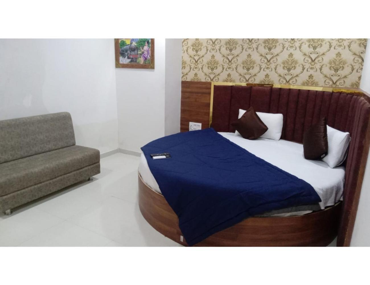 Hotel Paradise, Naroda Ahmedabad Exterior foto